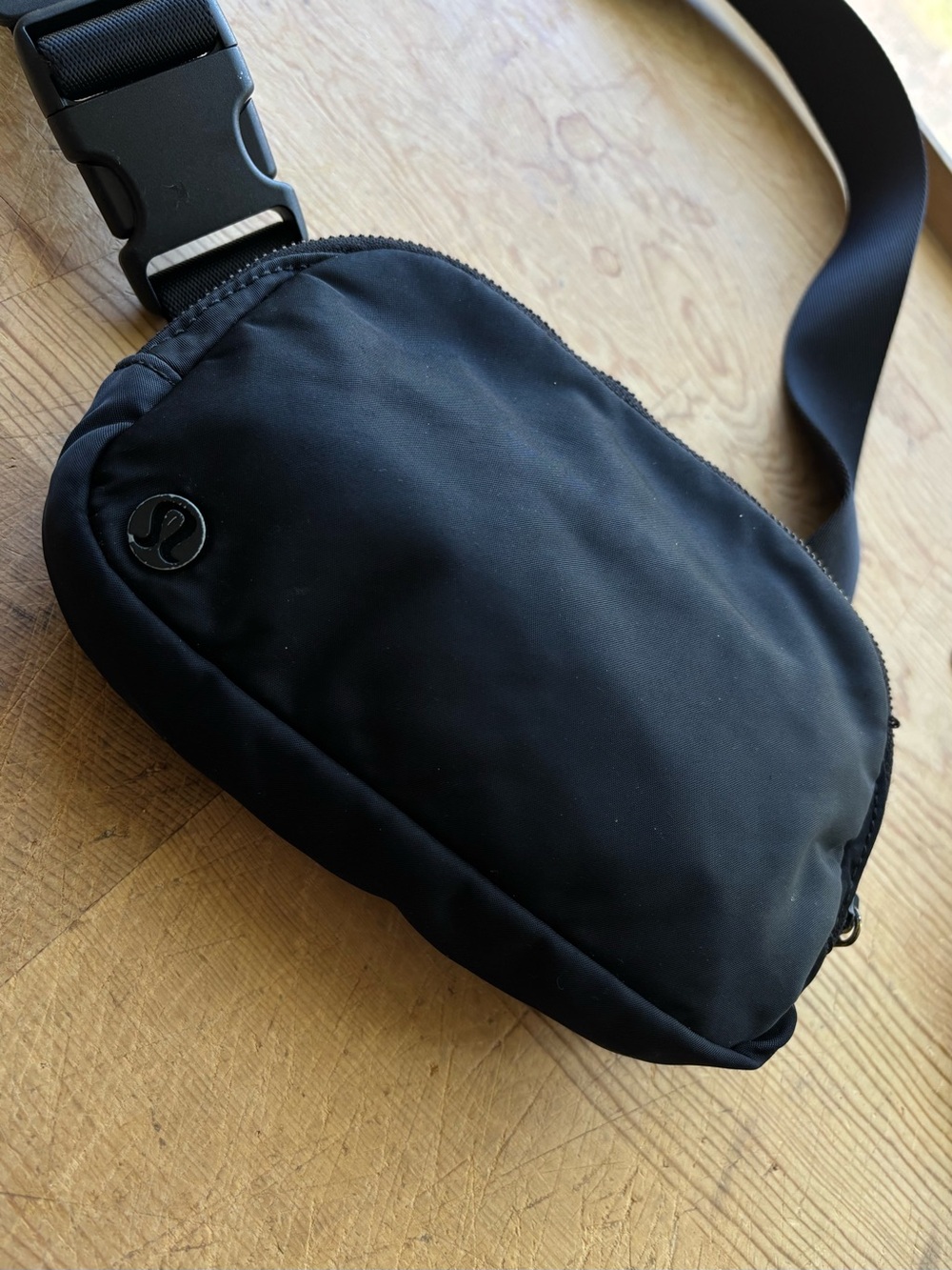 Lululemon Everywhere Belt Bag in black